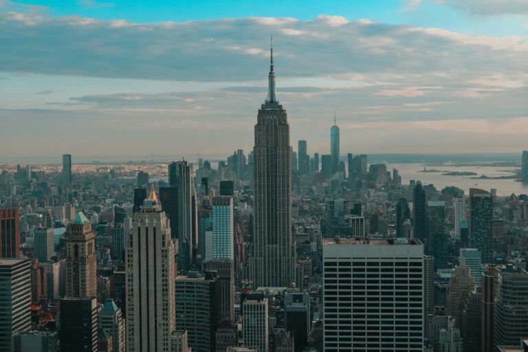 How to Save Money on a Manhattan Hotel: Smart Booking Tips for New York Travelers