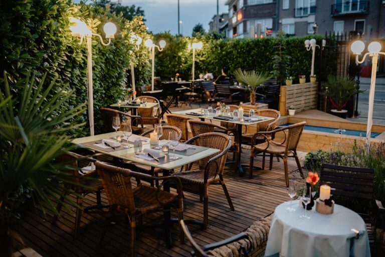 Where to Eat in Manhattan: Best Restaurants, Local Favorites & Hidden Gems for Every Traveler